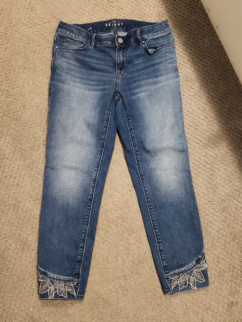 WHBM Skinny Jeans in Medium Blue with Embroidered Hem Sz 2
